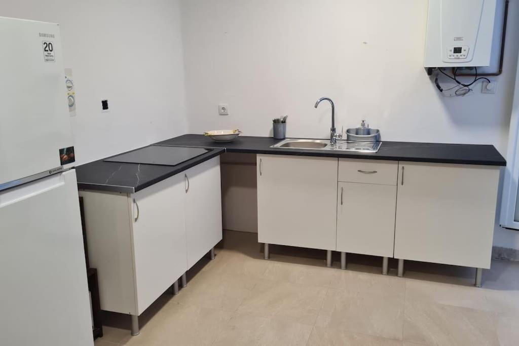 Апартаменти Apartamento Centrico Понтеведра Екстер'єр фото